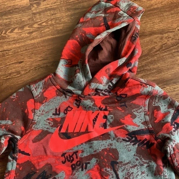 Nike Red Camouflage Hoodie Size Large New - Picture 4 of 9